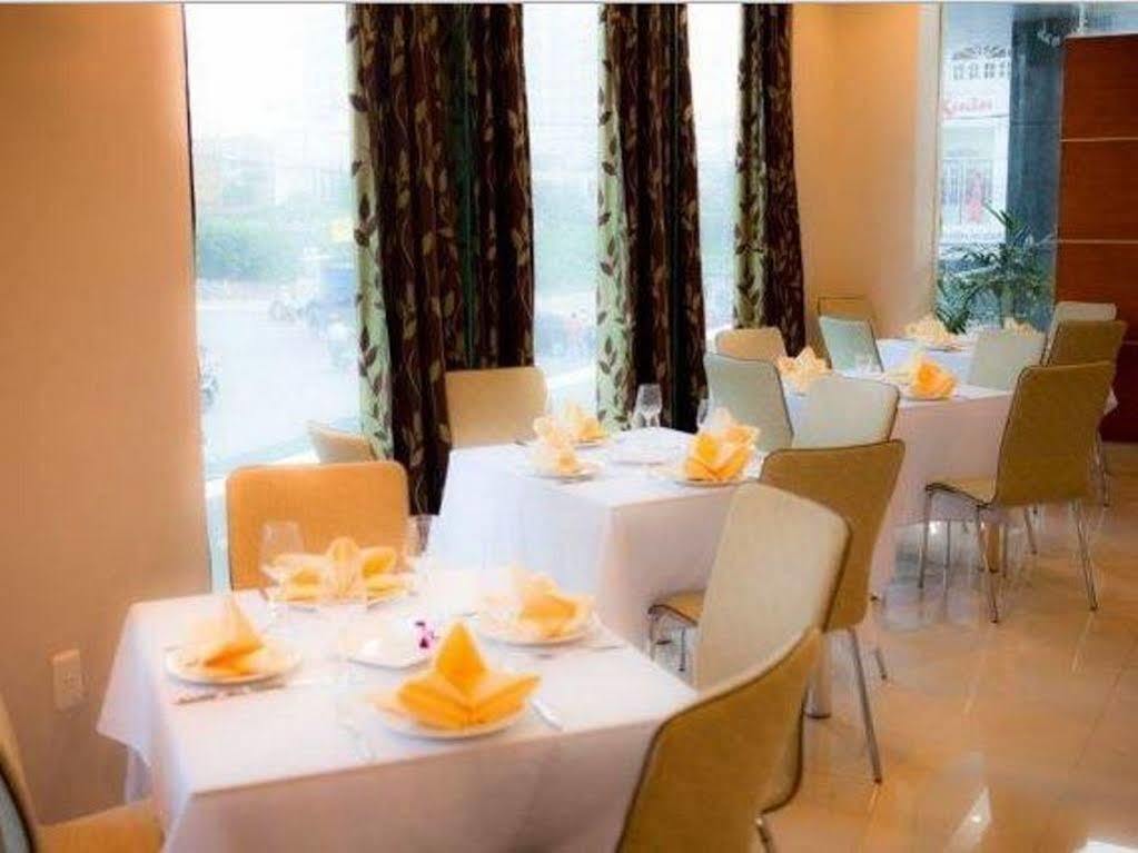 Hue Smile Hotel Restoran fotoğraf